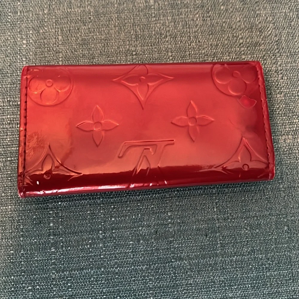 Louis Vuitton Red Vernis Key Holder, EUC - Picture 2 of 11